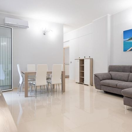 Modern Flat 250 Mt From The Sea - Albissola Marina Apartamento Exterior foto
