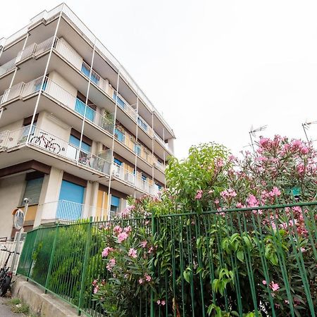 Modern Flat 250 Mt From The Sea - Albissola Marina Apartamento Exterior foto